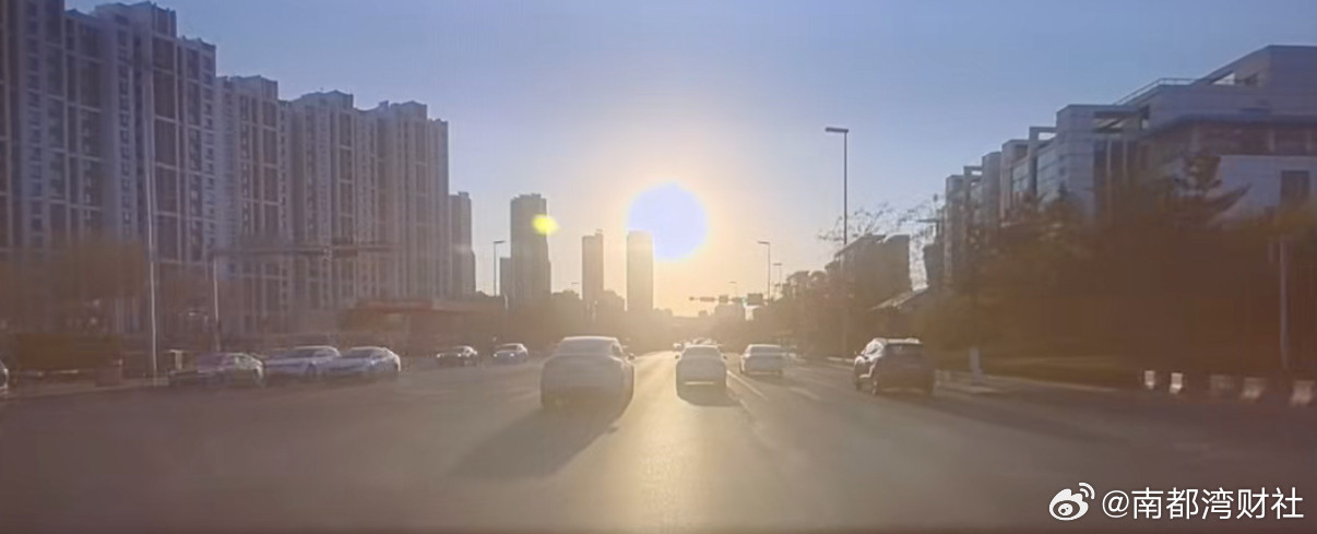 【理想L6被投诉辅助驾驶状态变道碰撞！称传感器识别有局限性】#理想L6被投诉辅助