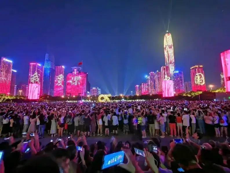 深圳旅游大事件，特别提醒，持续八年的深圳CBD灯光秀将迎来深度检修维护，并以此为