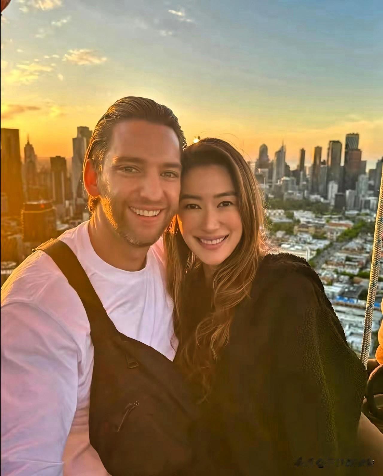 谢婷婷这辈子最遗憾的，应该是她爸爸去世，她人却远在大洋彼岸，都没能赶回来见谢