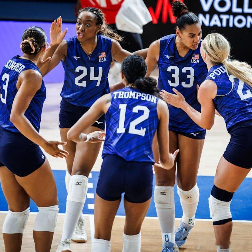 【美国女排3-0巴西女排技术统计】比分：26-2425-2225-16扣