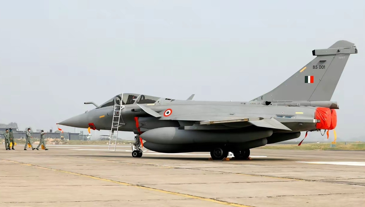 印度还是一如既往的搞笑，印巴空战都过去了八个多月，印度还缠绕在印式赢学中出不来。