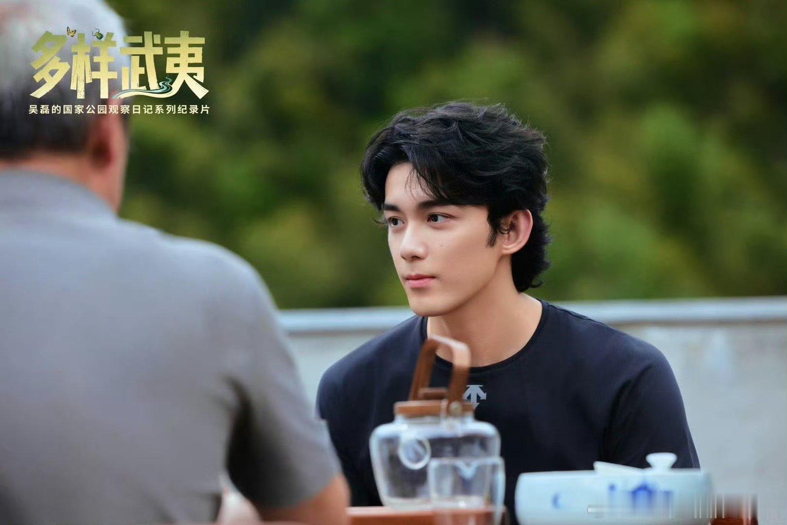 吴磊怒拍60张自拍吴磊这60张自拍太有活人感一张张翻着看就像连连看这么多不