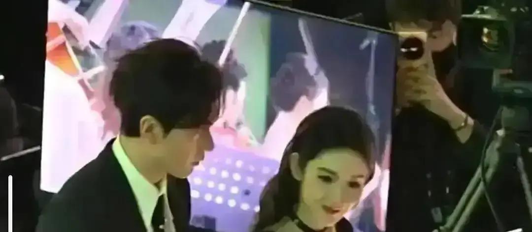 昨晚圈内小聚，一个在横店蹲了五年的群演朋友抿了口冰啤酒，叹了口气聊起王玉雯的事。