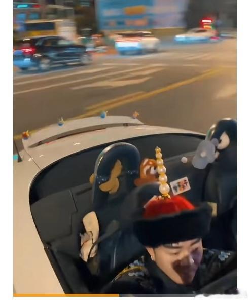 为什么广州白鹅谭万象城开业会爆火。。因为广州是贸易加上后来的制造业，现代服务业为