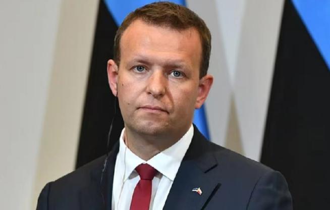 就问中国慌不慌？爱沙尼亚一个弹丸小国，却是直接公开“逼”中国二选一，如果想要和爱