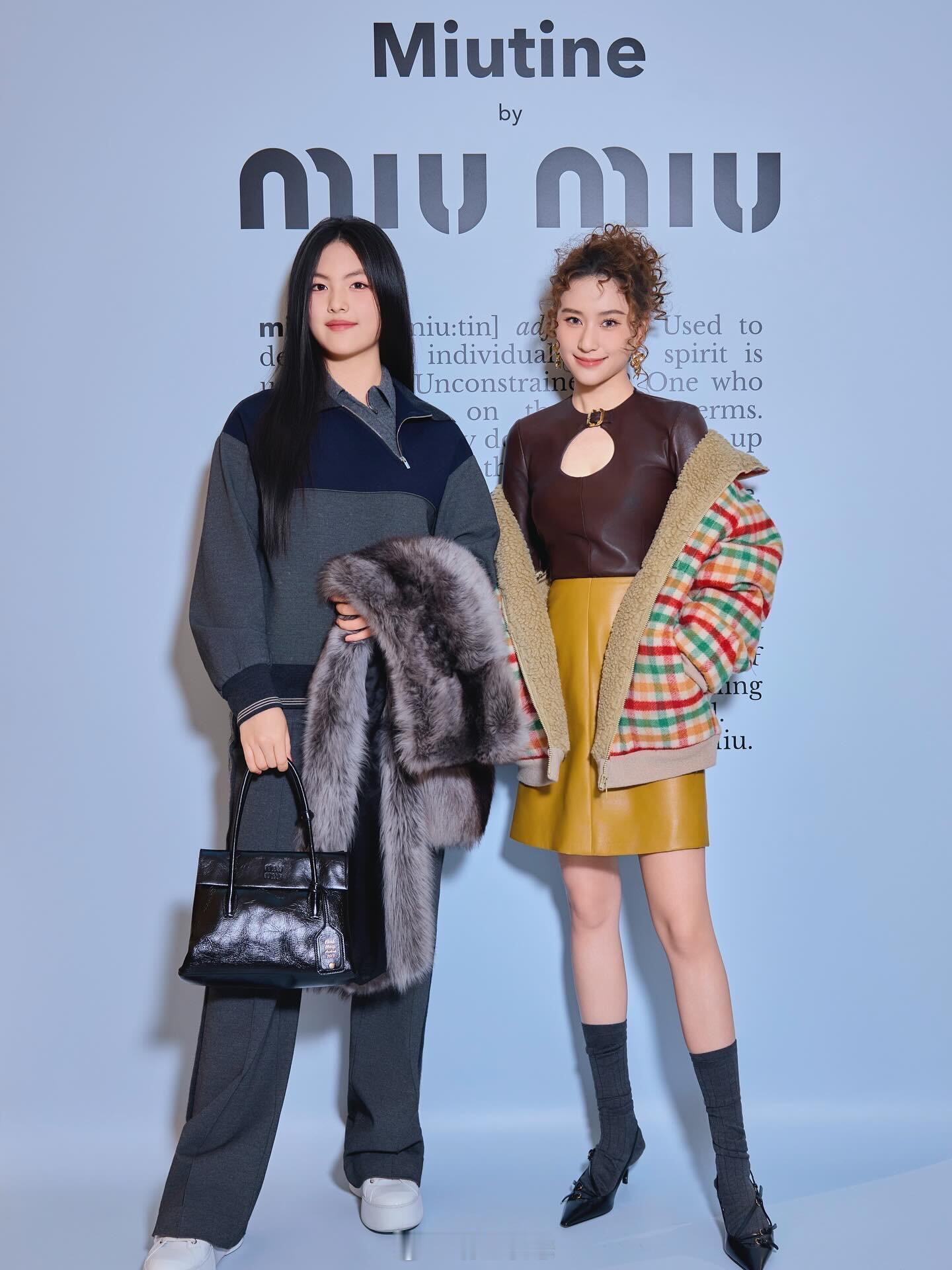 王诗龄何超莲同场出席MiuMiu活动，有钱人就是不一样……​​​