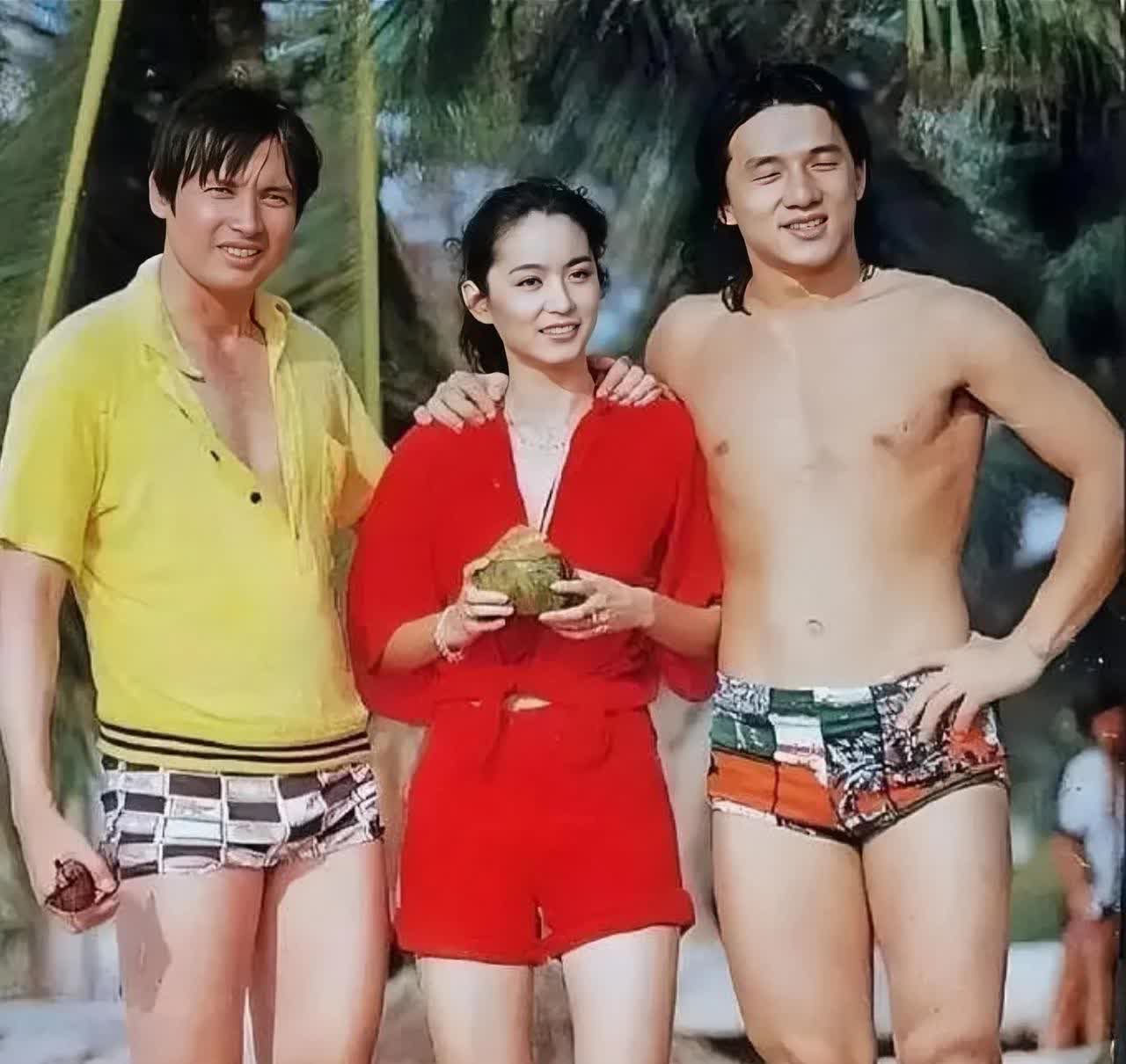 成龙、林青霞年轻时候的照片