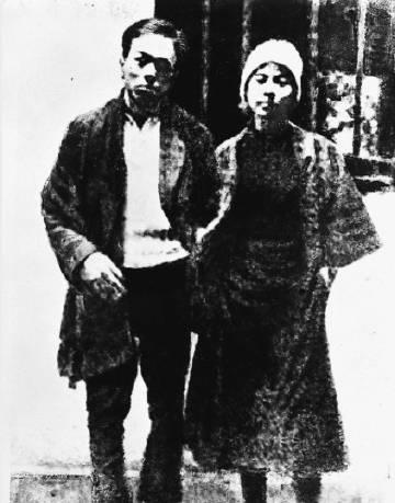1927年，地下党周文雍被捕。陈铁军为救他出狱，将大量辣椒放在食盒中，送去给周文