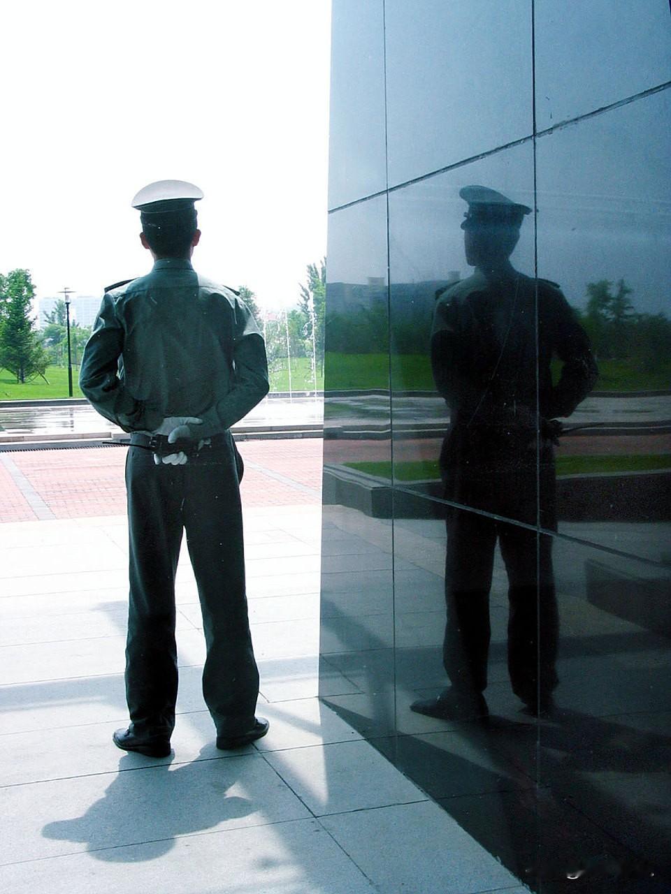 “难道脑袋被门弓子抽了？”34岁男子，有房贷，每月还2100，还有9年。谁知，面