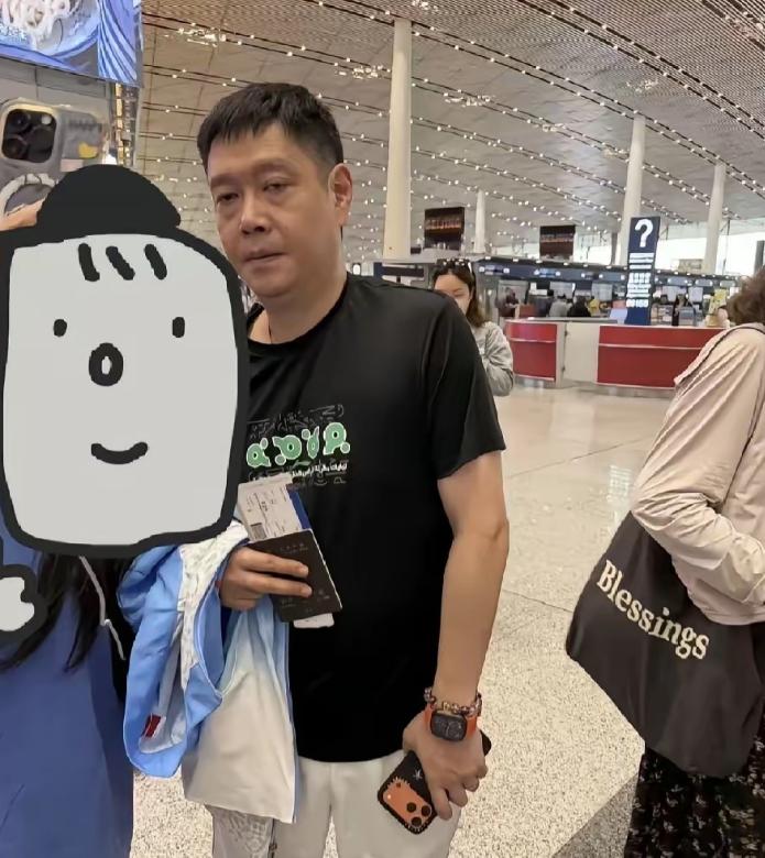 真的被邱贻可狠狠戳到软肋！大赛官方名额卡死，他压根不在持证名单里，进不去场馆、