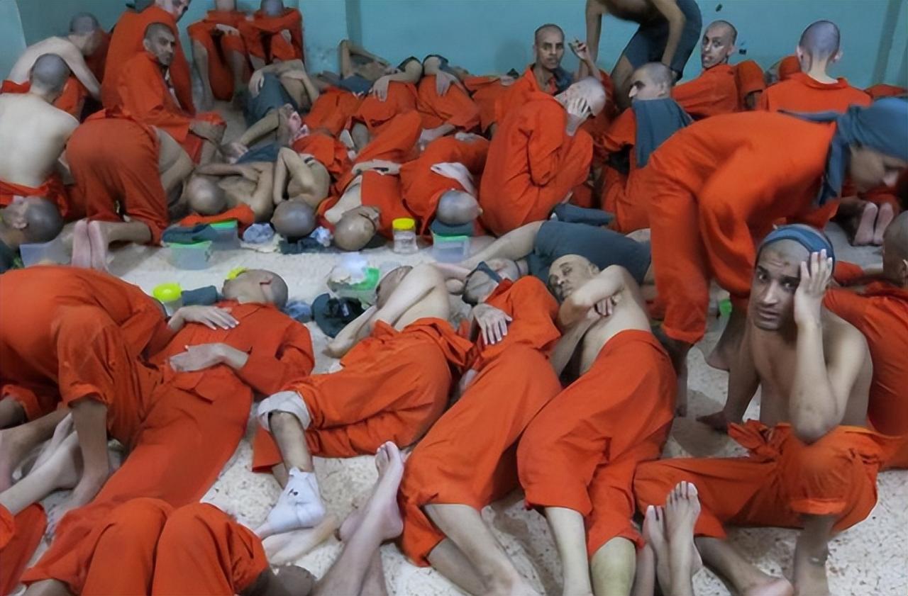 迪拜“地狱”监狱：一间牢房20人，强奸是家常便饭，随时会被电击所有人对迪拜的