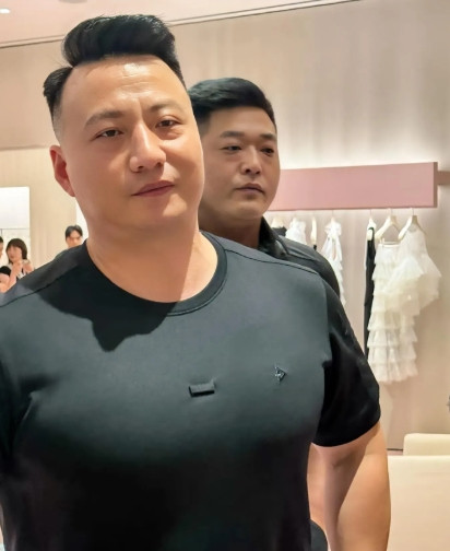 如果赵露思团队真解散的话，强哥应该很难再去做保镖了，原因很简单，不是他身