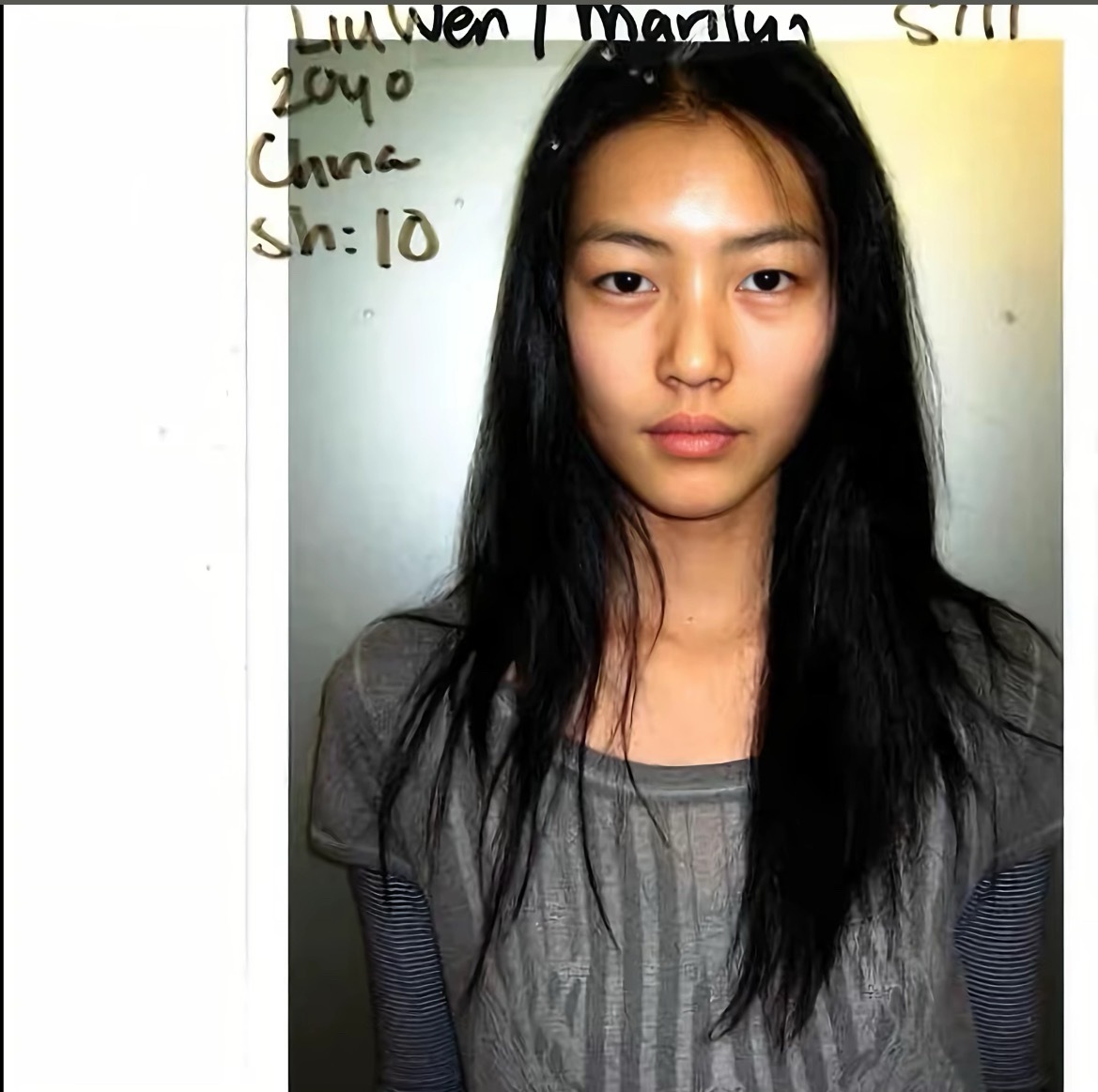 刘雯早期模卡，天生超模脸！