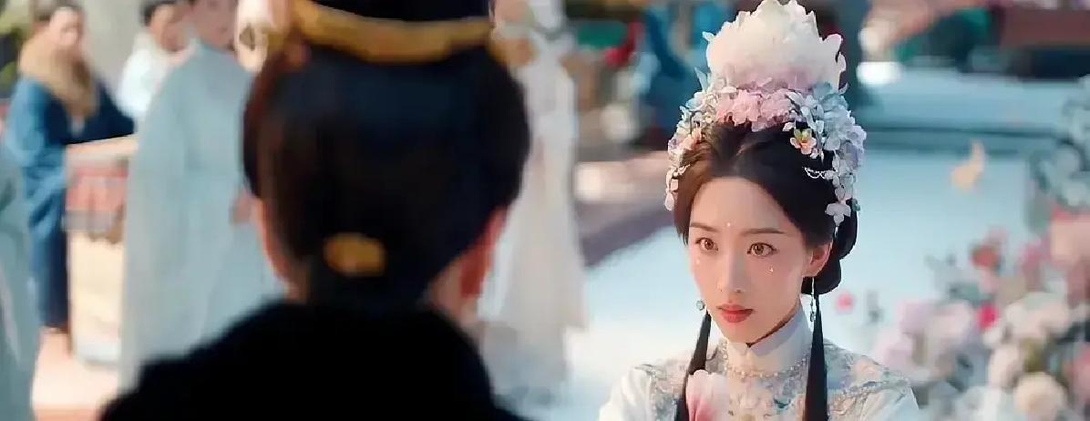 《花开锦绣》原著里，傅庭芸生孩子的速度堪称惊人，在赵凌还不到三十岁的时候，她已经