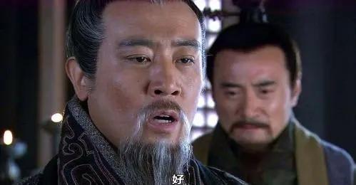 公元234年,蜀汉丞相诸葛亮病逝于五丈原，李严在家中听闻此噩耗之后，深感前途无望