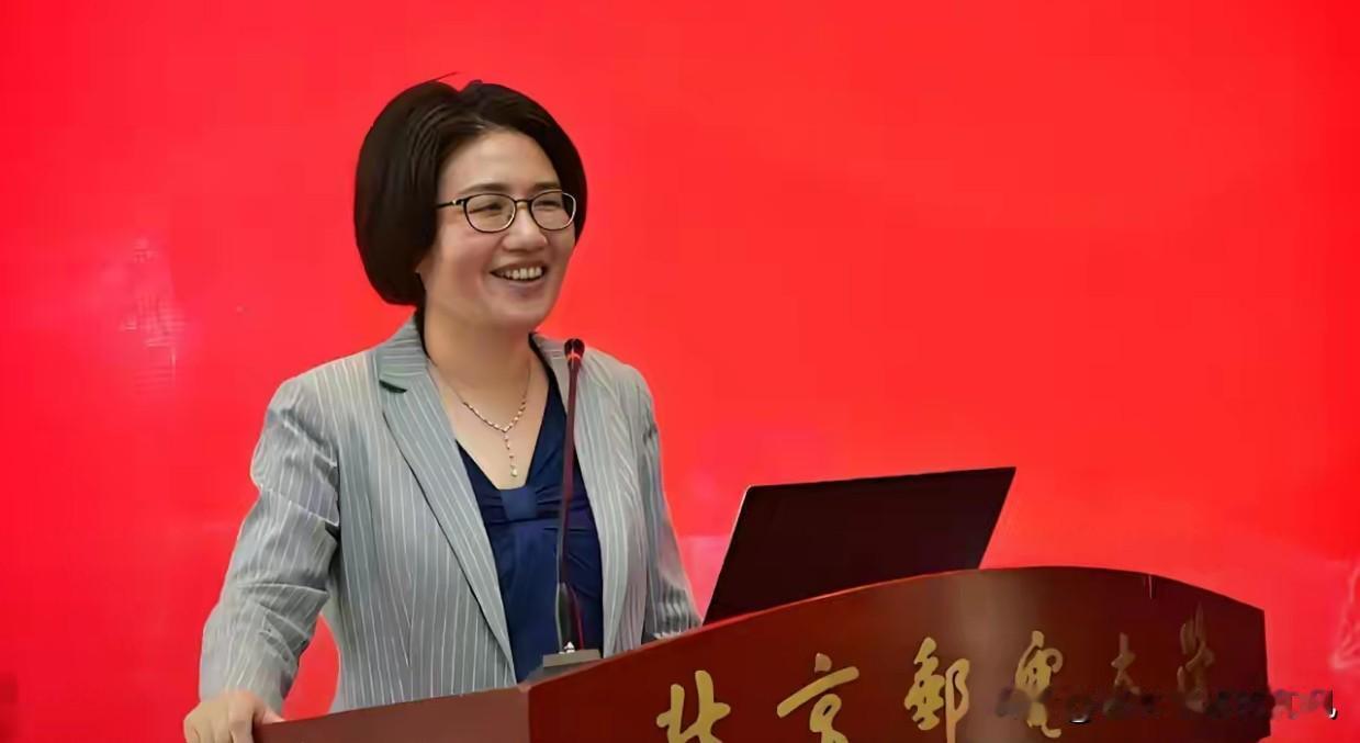 华为的成功，反而显示国家养了一群养尊处优的专家，他们拿着国家的高薪，不干实事，没