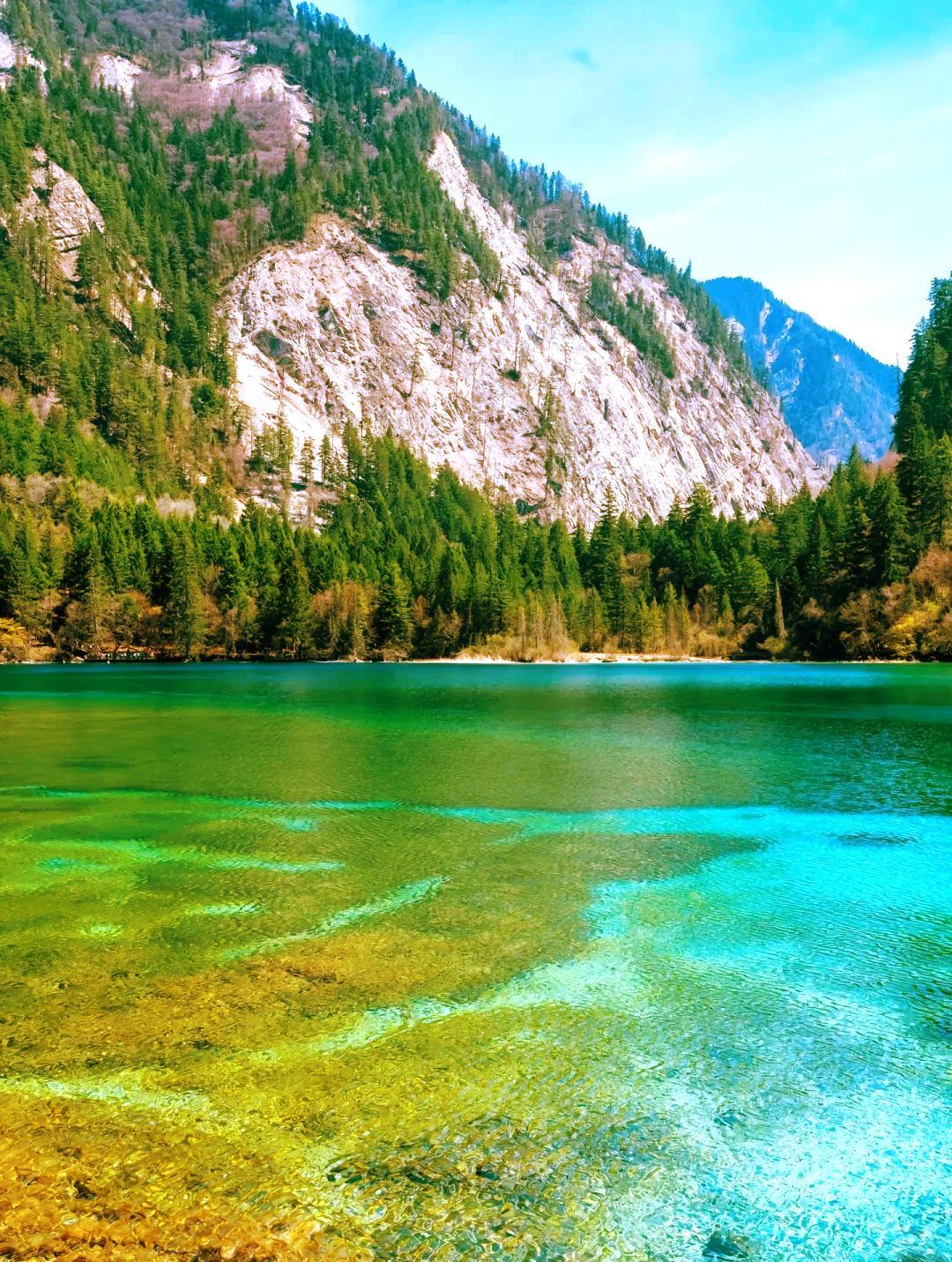 10月1日，最热门的10大景区在哪里？而这个著名的景区为何不在10大名单里？四