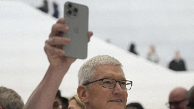 嘴上说不买,身体很诚实:5499元的iPhone16Pro卖断货
