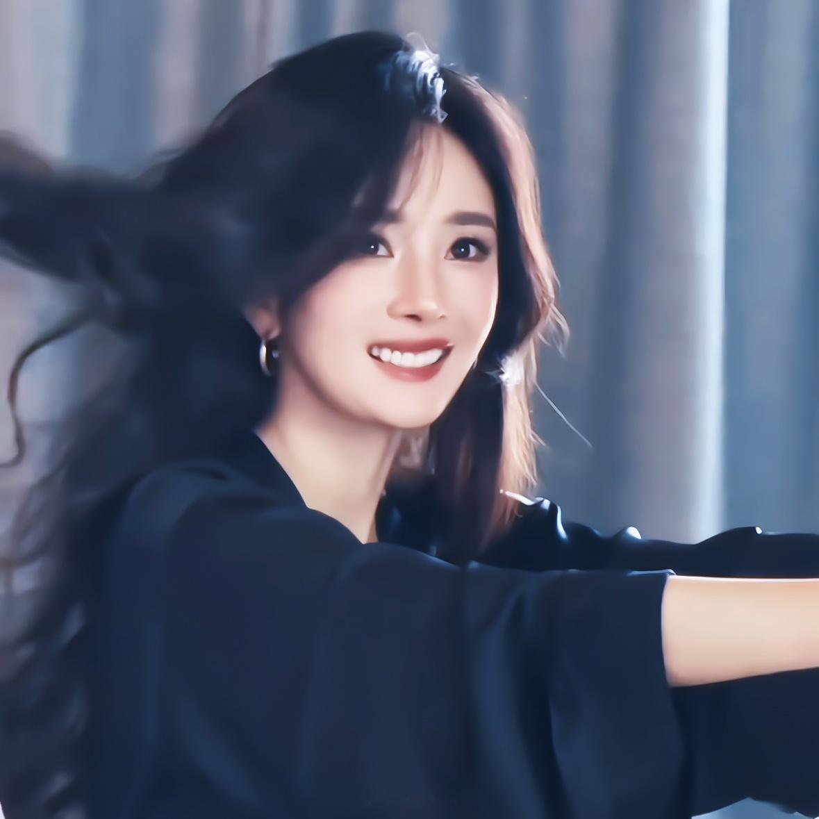 杨幂杨幂维密翅膀头发乱乱的小松鼠🐿️什么鼠把人类可爱薯🥰​​​
