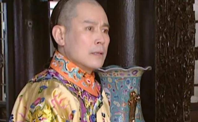 1724年冬天，废太子胤礽病重，眼看挺不过去了，叫来身边的太监，说想托句口信给雍