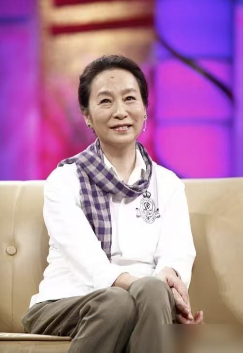 果然还是男人更懂男人啊！​我和我爸说了奚美娟周野芒的新闻，​我爸沉默了许