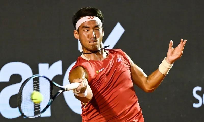 很不错，终于赢球了，中国男网领军人布云朝克特2-0晋级下一轮。刚刚结束的洛斯卡
