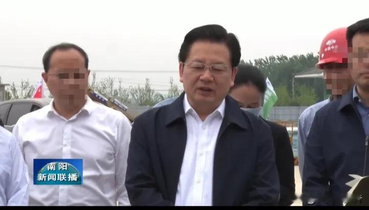 虽然人已经那啥了，但他在南阳针对事业单位开展的重塑性改革，大幅压缩事业单位数量，