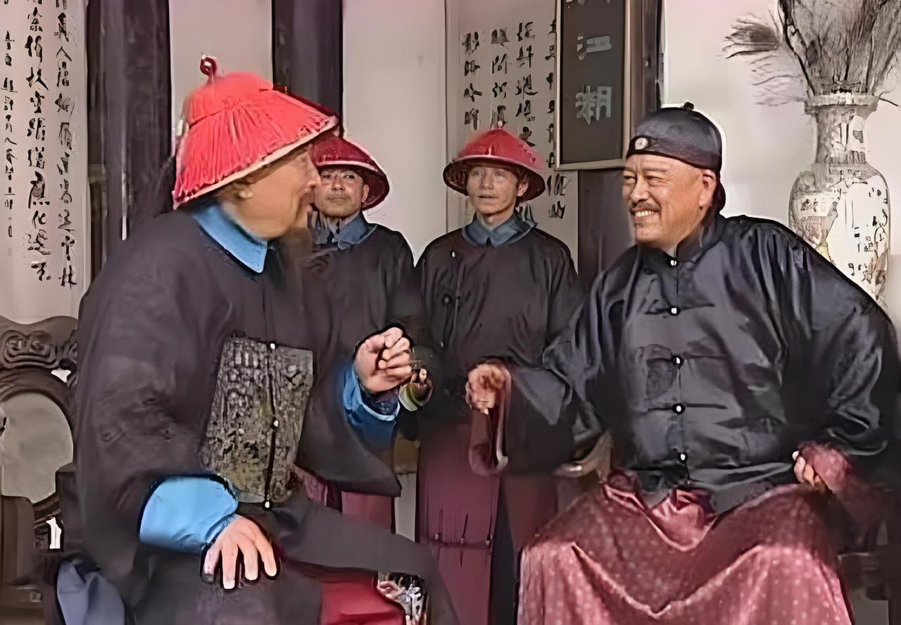左宗棠在病榻上离世时，愤慨地说：“对中国来说，十个法国将军，也比不上一个李鸿章做