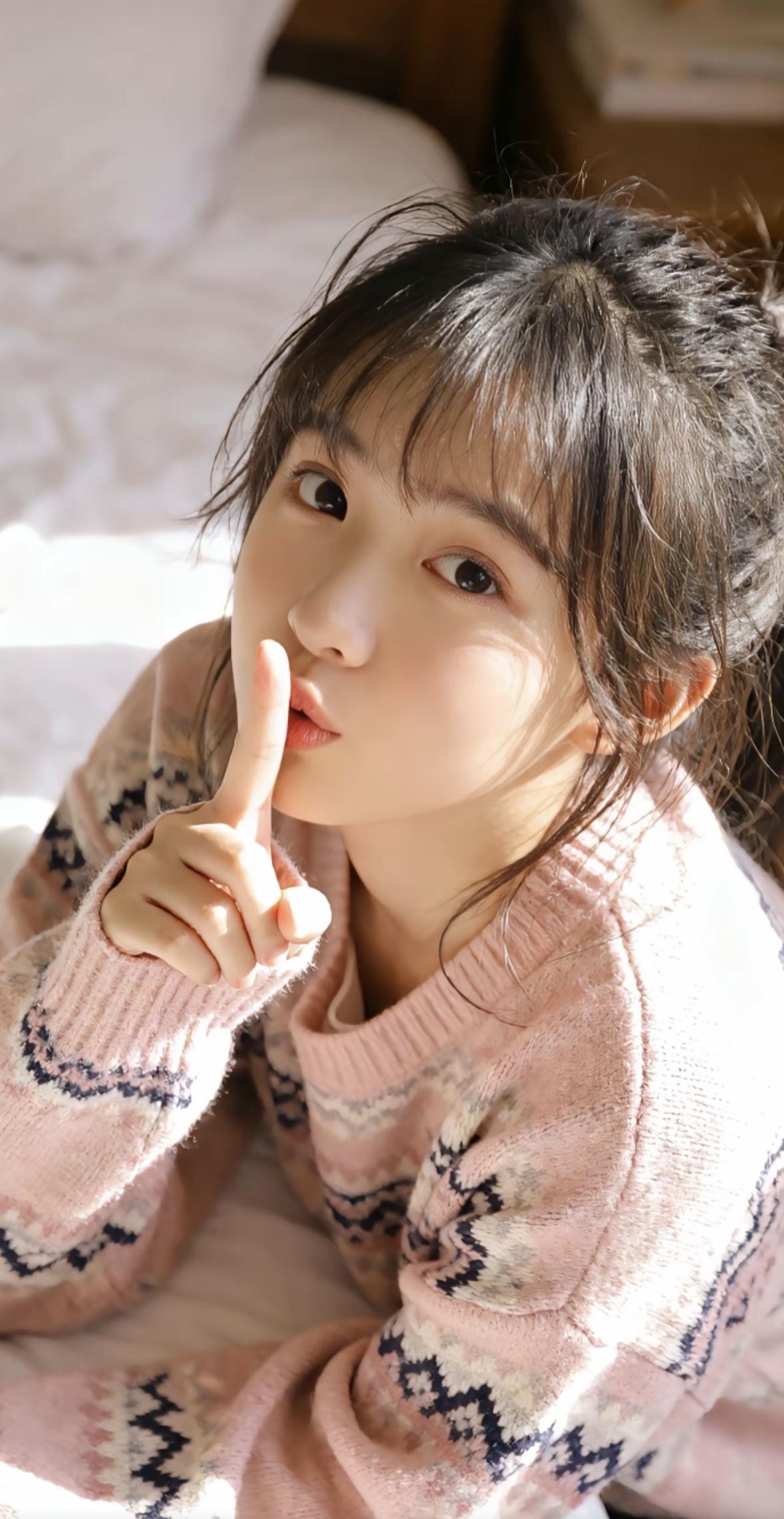 粉色毛衣，温暖又可爱的妹子！哪些甜妹的笑容治愈到你