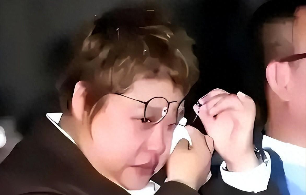 波未平一波又起，韩红慈善事件又被推上风口浪尖，其实当年那些巨额善款的疑问早就水落石出了一句‘走个面儿