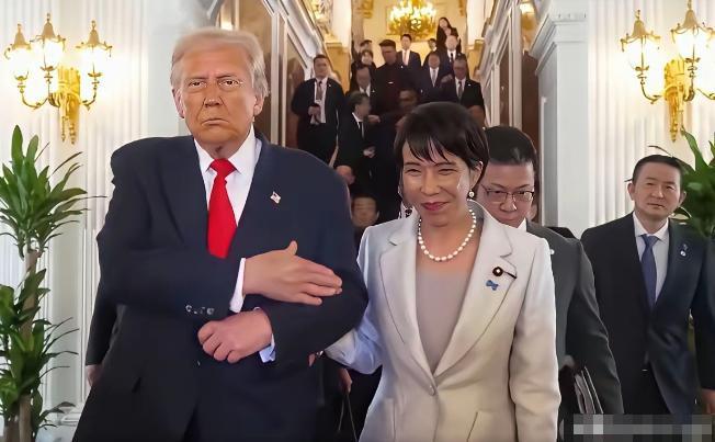 卢克文一句话，直接把高市早苗推上舆论火山口！一句“她不像日本首相，倒像夜总会妈妈