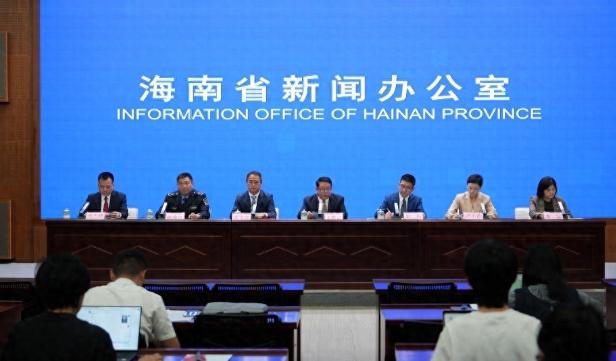 “这就是玩不起的代价。”海南，一男子春节准备去海南过年，他提前花8499元，订了