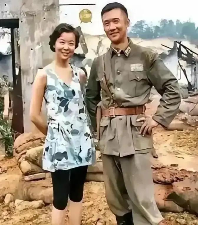 2011年，黄志忠和39岁的柯蓝相恋，同居9年后，柯蓝突然正色对黄志忠说，自己这