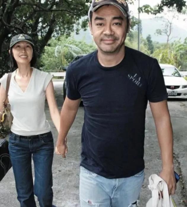 刘青云跟郭蔼明提离婚，不是因为不爱，是怕拖累她。他身体有遗传病隐患，思来想去，干