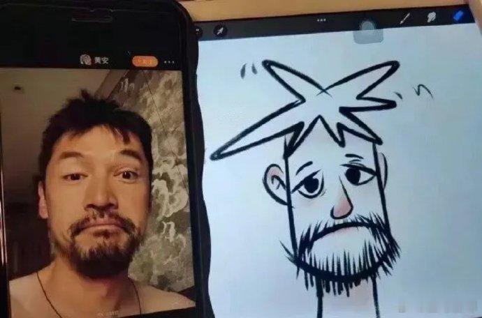 网友当初给胡歌画了卡通像！胡歌直接把图印在T恤上，就很胡歌啊～[大笑][大笑]