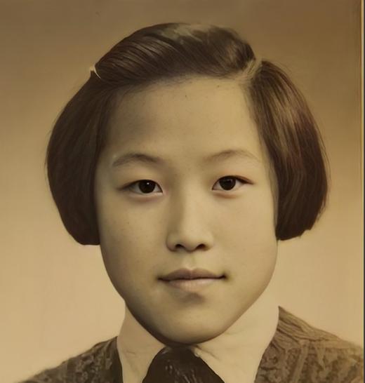 1971年，48岁目不识丁的魏老头娶了个小他10岁的女大学生，洞房花烛夜，老头刚