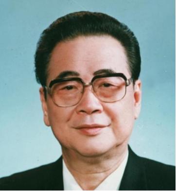 1992年7月，邓颖超因病离世，谁知，邓颖超去世前一日说出的是“李鹏”二字，这背