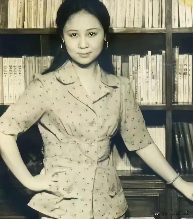 曾仕强教授曾批判琼瑶：“像琼瑶写了一辈子小说，但是害了一大堆人，如此而已！就