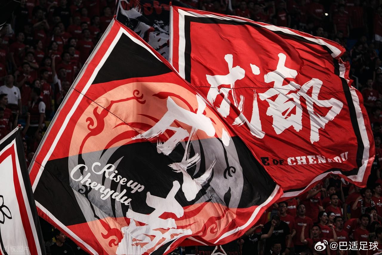 成都蓉城榜首的优势很微弱，一场比赛就可能产生变数。接下来的9月和10月，比赛场次