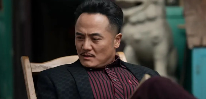 姬他在《护宝寻踪》中饰演的盗墓头子刘树生可太搞笑了，真应了那句话，没文化，真可怕