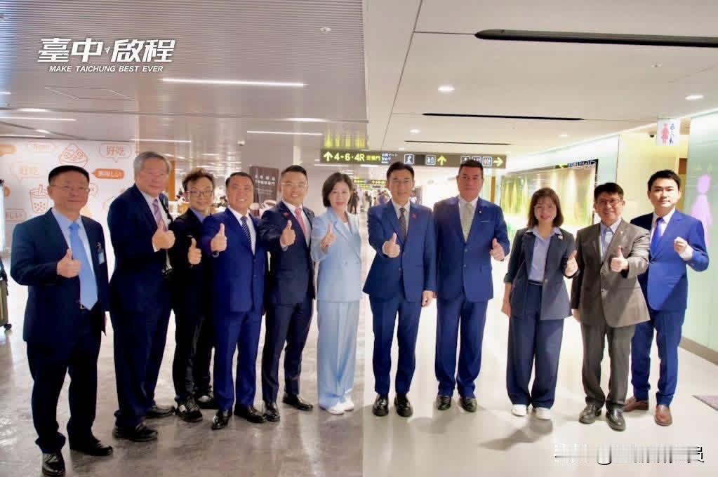 江启臣今（24日）在脸书发文叫嚣称，今天清晨，启臣代表韩国瑜院长，率领立院跨党派