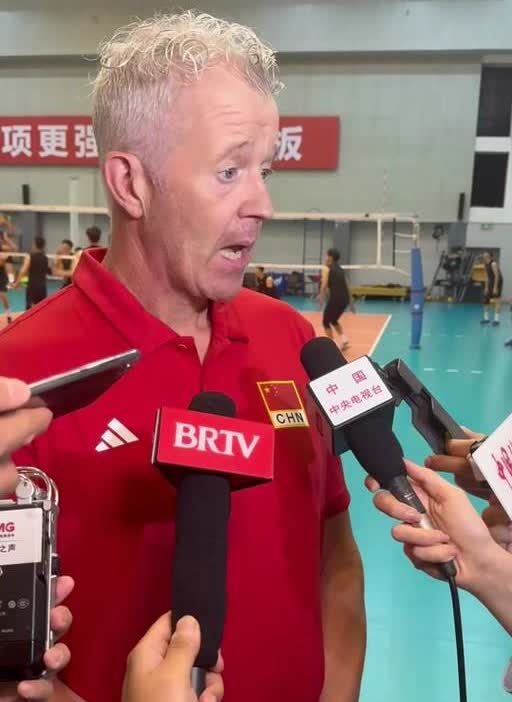 小孩没娘说来话长中国男排在本届世锦赛上的表现真是一言难尽。小