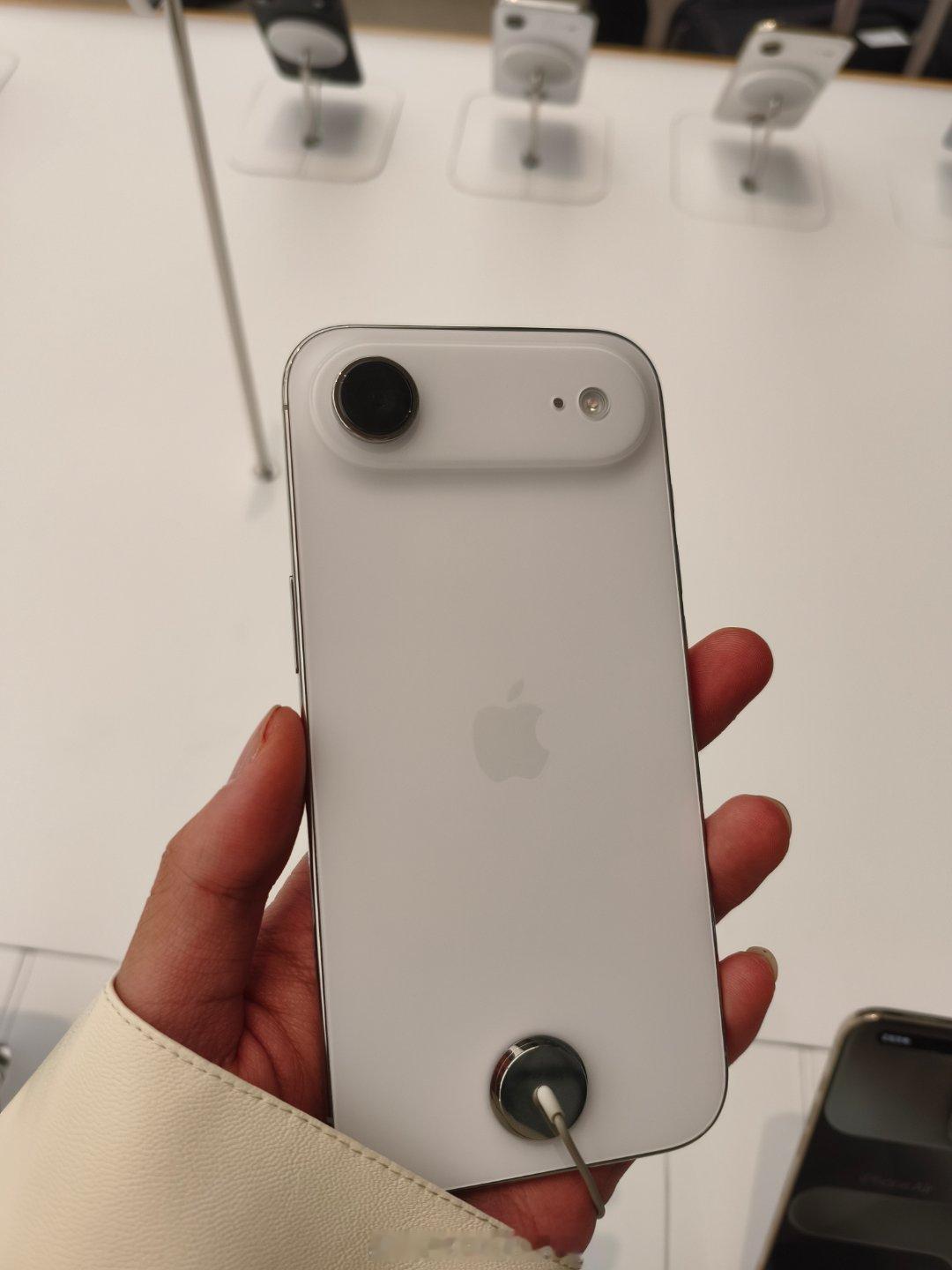 来门店先看看颜色，iPhoneAir我买哪个颜色好？