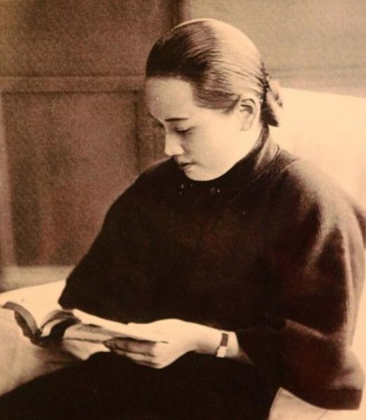 1969年，宋庆龄收到60万美元汇款，是弟弟死后分给她的遗产。可短短两个月