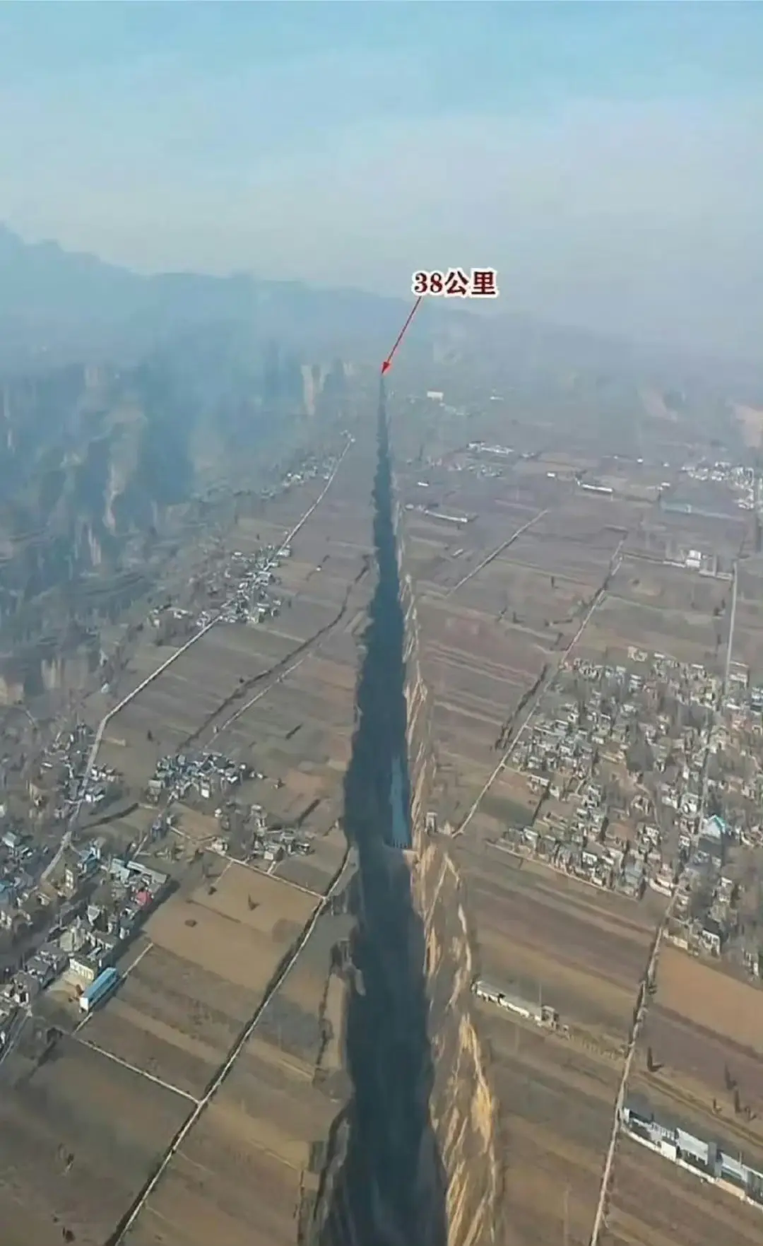 不懂就问，38公里的大裂缝，为什么不建桥？？
