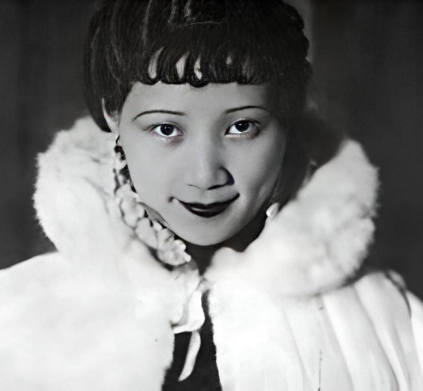 1941年左右，李广和被抓后，他美若天仙的老婆，深夜去见毛人凤，毛人凤见她生的风