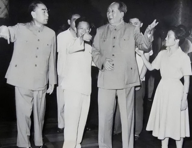 1961年，毛主席和周总理大吵一架，随后毛主席的一句话，让周总理瞬间沉默。1