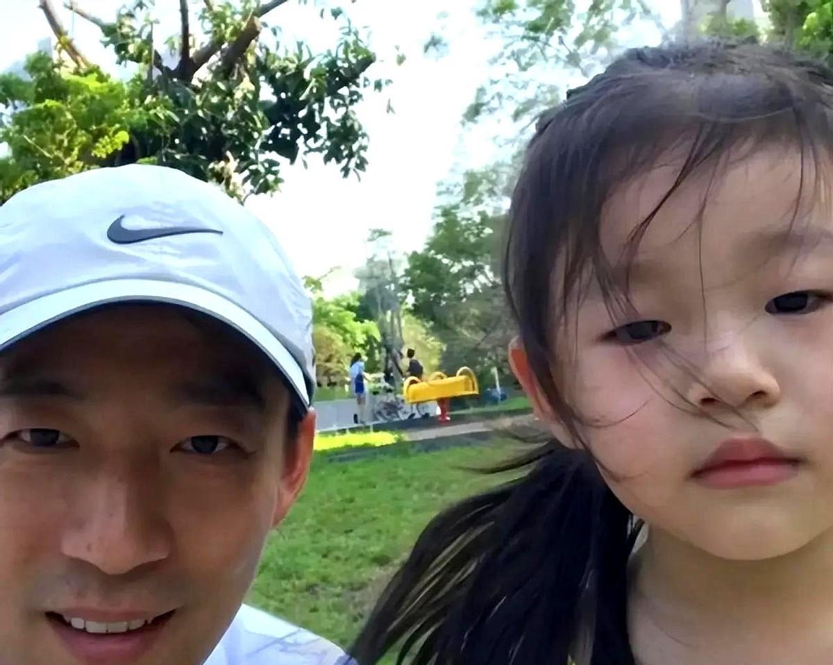 一个孩子的眼睛，居然能成为被至亲嫌恶的原罪。我真是…刷到这个，心里咯噔一下。