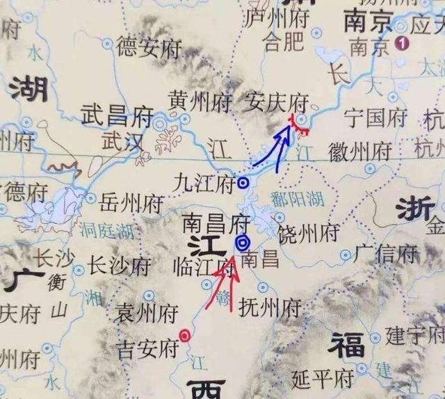 1402年，朱棣登上皇位，宁王朱权兴冲冲地跑进宫来，扯着嗓子喊：哥哥，你说过的，