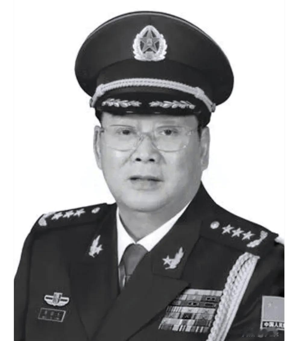 刷到廖将军走的消息，心里咯噔一下，手里的烟都忘了弹灰。真不敢